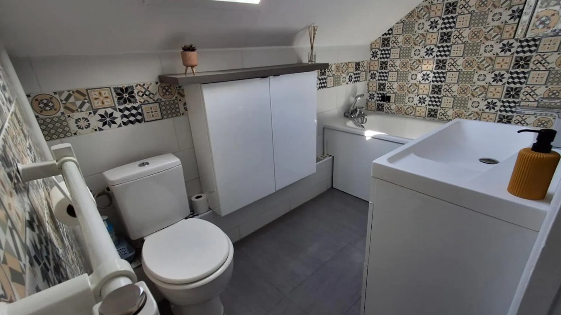 Le Balcon Du Port- Private Parking Apartman Aix-les-Bains Franciaország